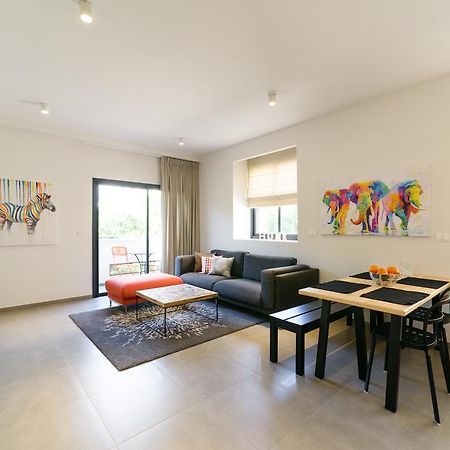 Sunny Luxury Apartments เทลอาวีฟ ภายนอก รูปภาพ