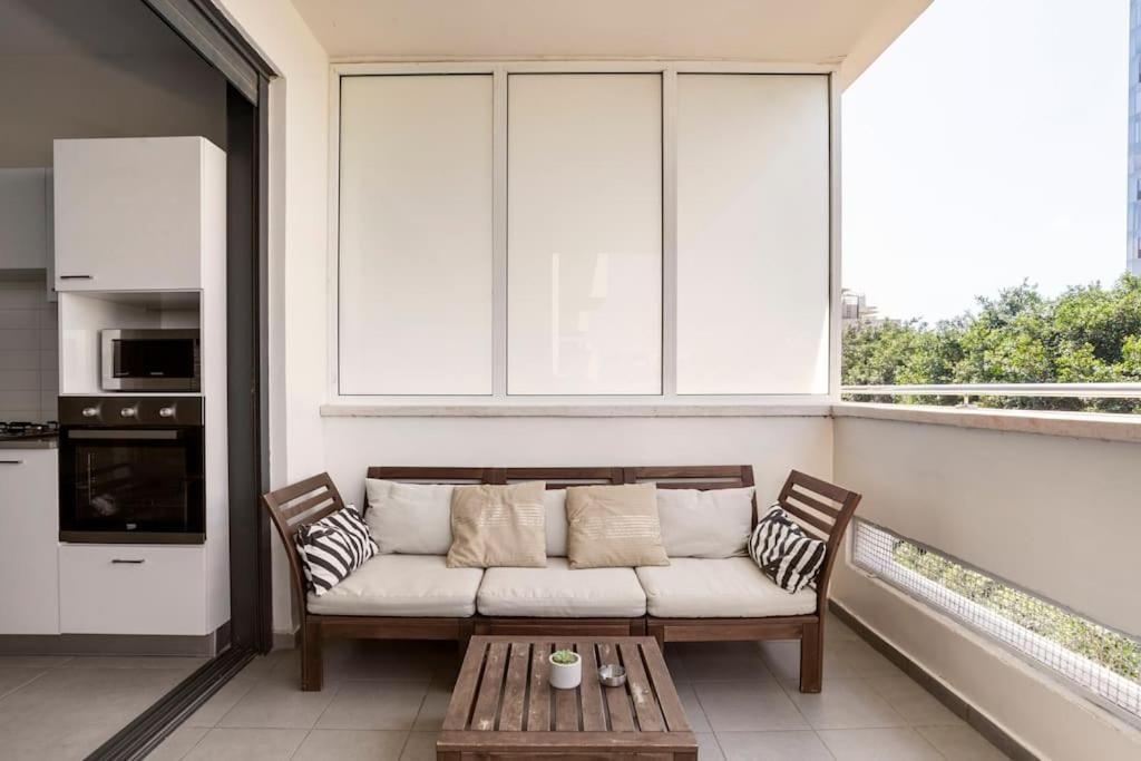 Sunny Luxury Apartments เทลอาวีฟ ภายนอก รูปภาพ