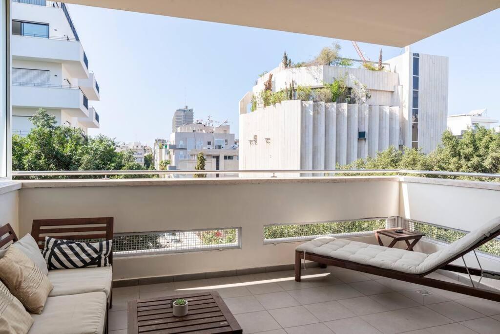Sunny Luxury Apartments เทลอาวีฟ ภายนอก รูปภาพ