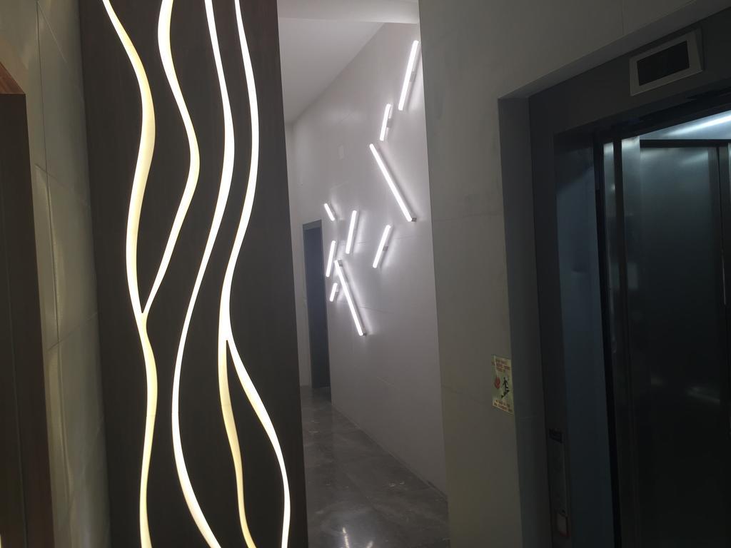 Sunny Luxury Apartments เทลอาวีฟ ภายนอก รูปภาพ