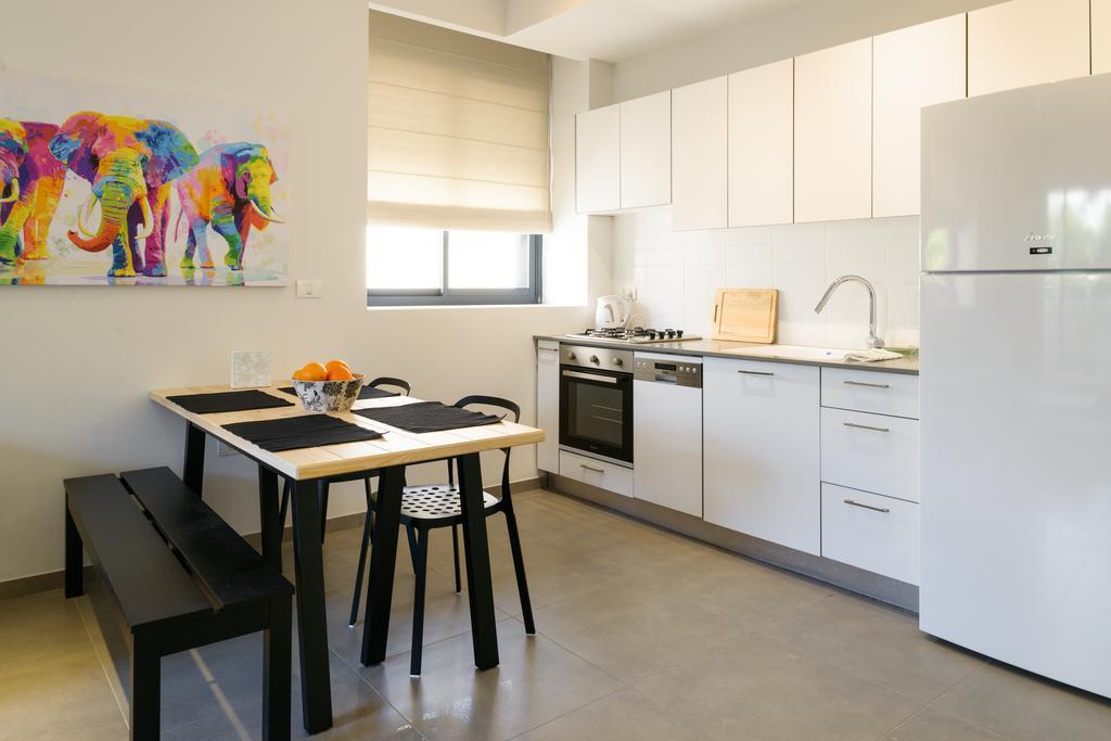 Sunny Luxury Apartments เทลอาวีฟ ภายนอก รูปภาพ