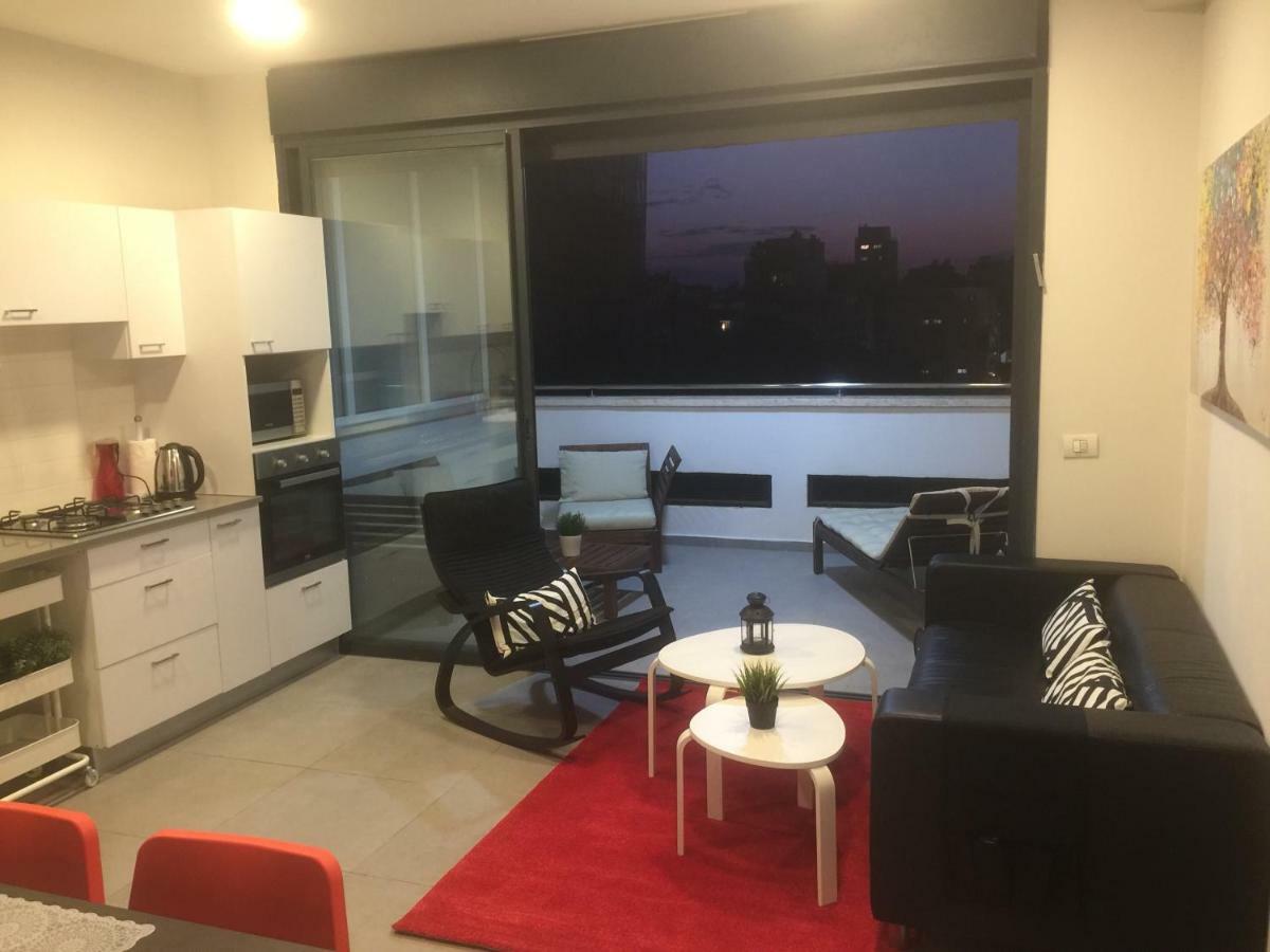 Sunny Luxury Apartments เทลอาวีฟ ภายนอก รูปภาพ